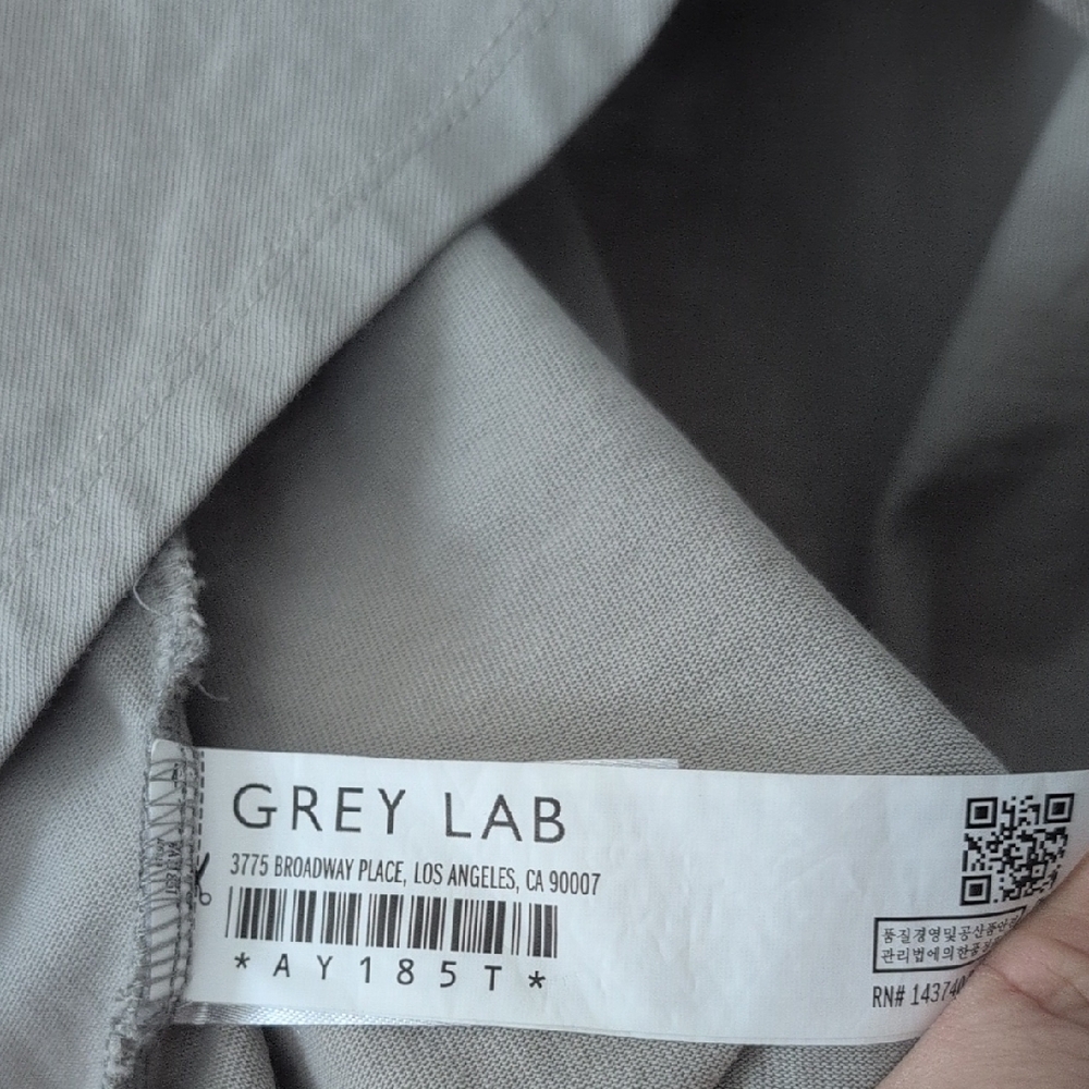 GREY LAB Gray Muscle Tee with Crew Neck and Sleeveless Design - Picture 4 of 6